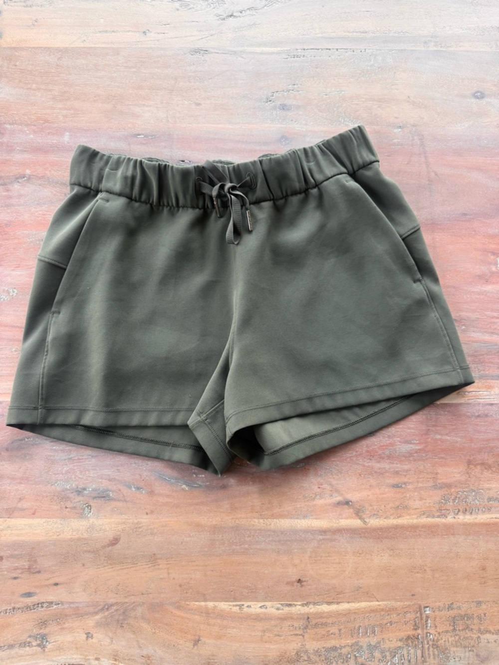 Lululemon On the Fly shorts size 6. LOT OF 5 - Picture 10 of 11